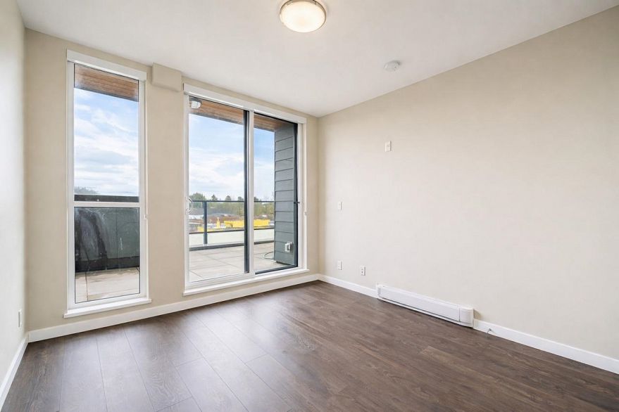 PH01 6555 Victoria Drive