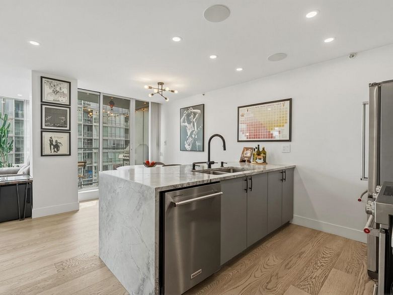 3106 1495 Richards Street