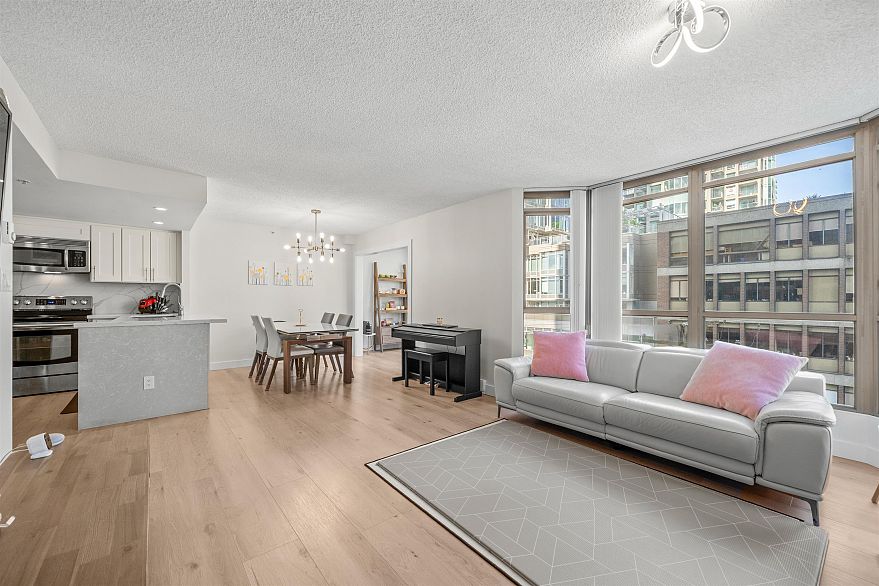 706 867 Hamilton Street