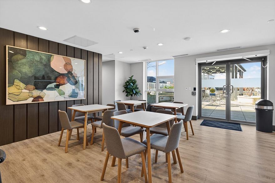 3 8693 Oolichan Way