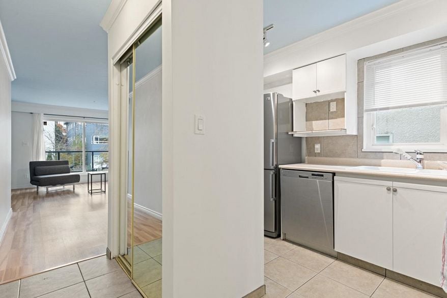 201 1554 Burnaby Street