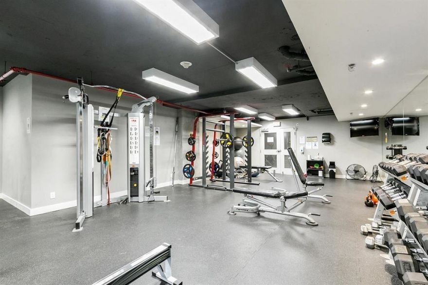 904 251 E 7th Avenue