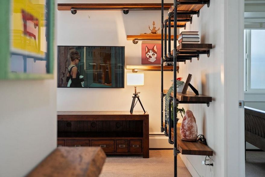 314 711 E 6th Avenue