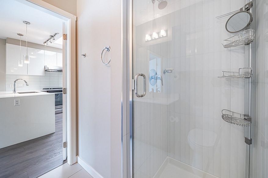 PH01 6555 Victoria Drive