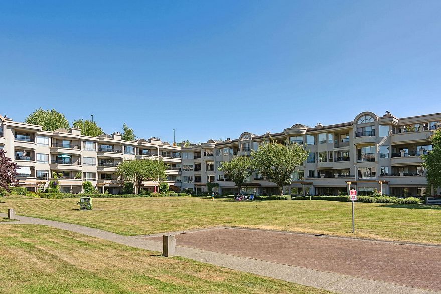 311 1869 Spyglass Place