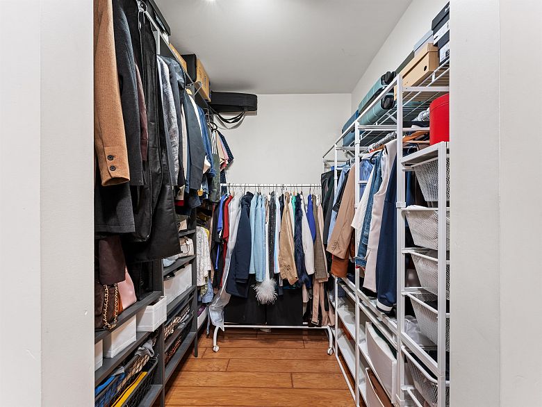 306 1328 W Pender Street