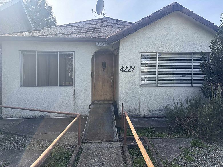 4229 Victoria Drive