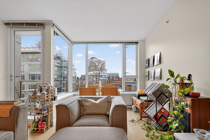 904 251 E 7th Avenue