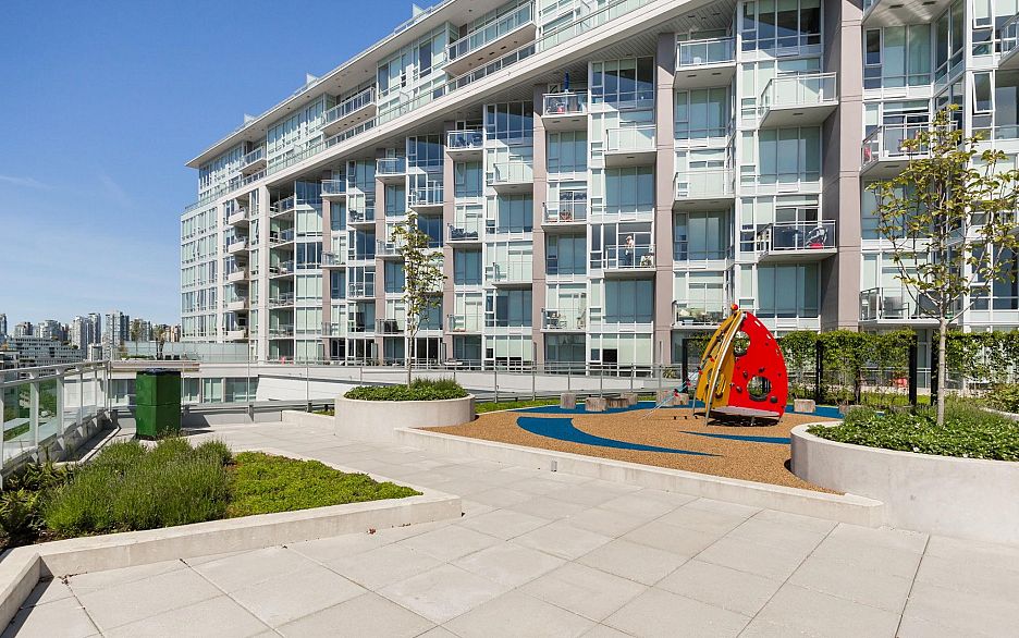 613 1618 Quebec Street