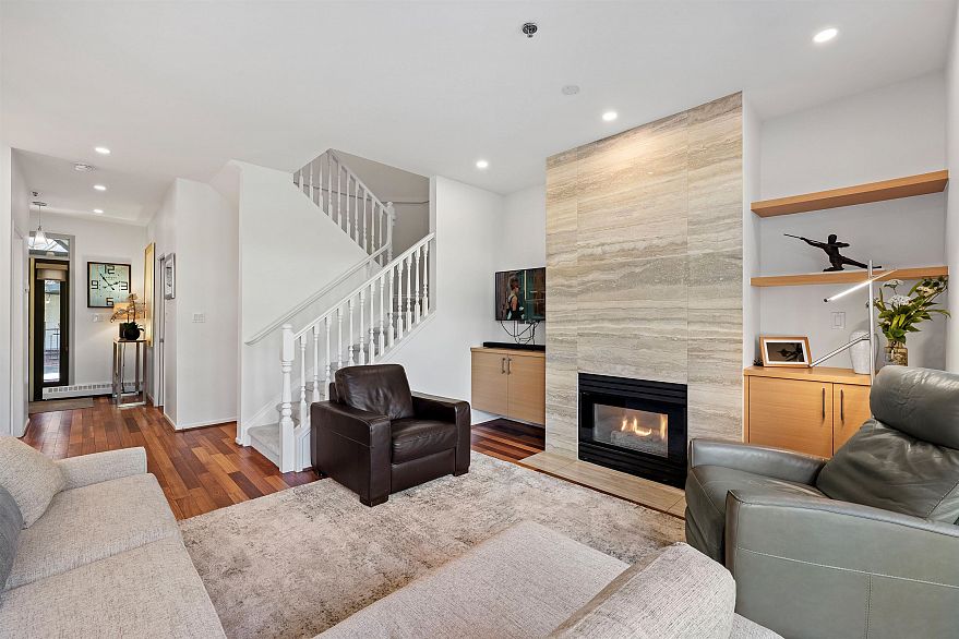 12 5880 Hampton Place