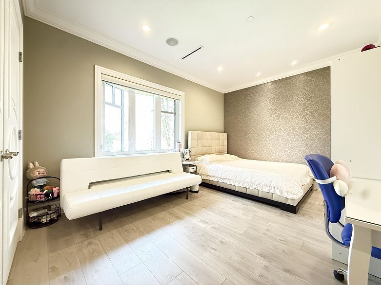 6011 Churchill Street