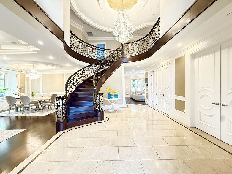 6011 Churchill Street