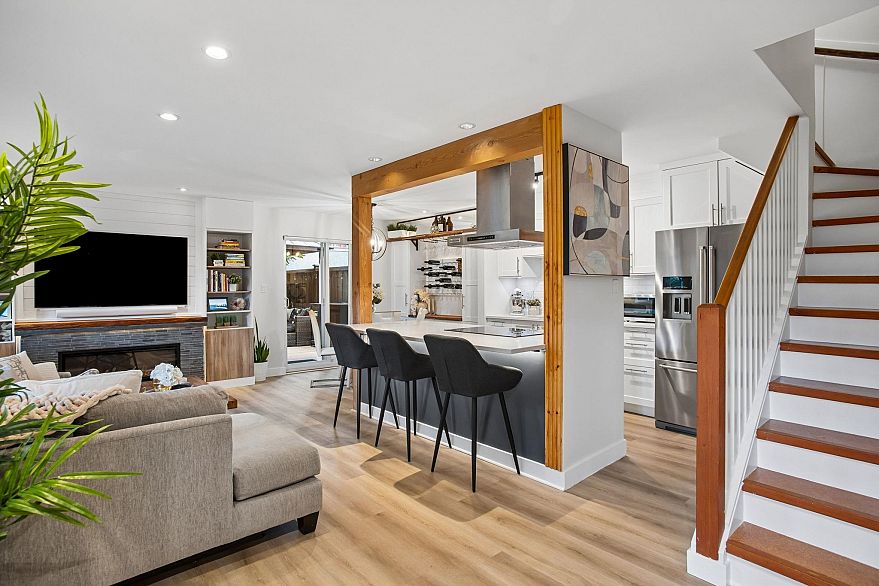 1 1255 E 15th Avenue