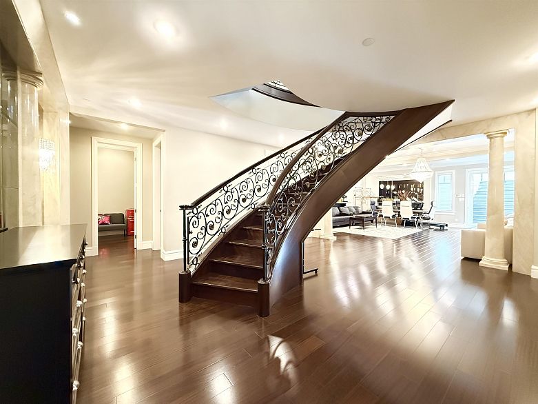 6011 Churchill Street