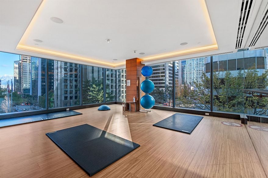 1701 1111 Alberni Street