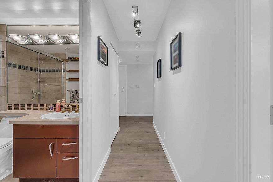 1506 1199 Marinaside Crescent