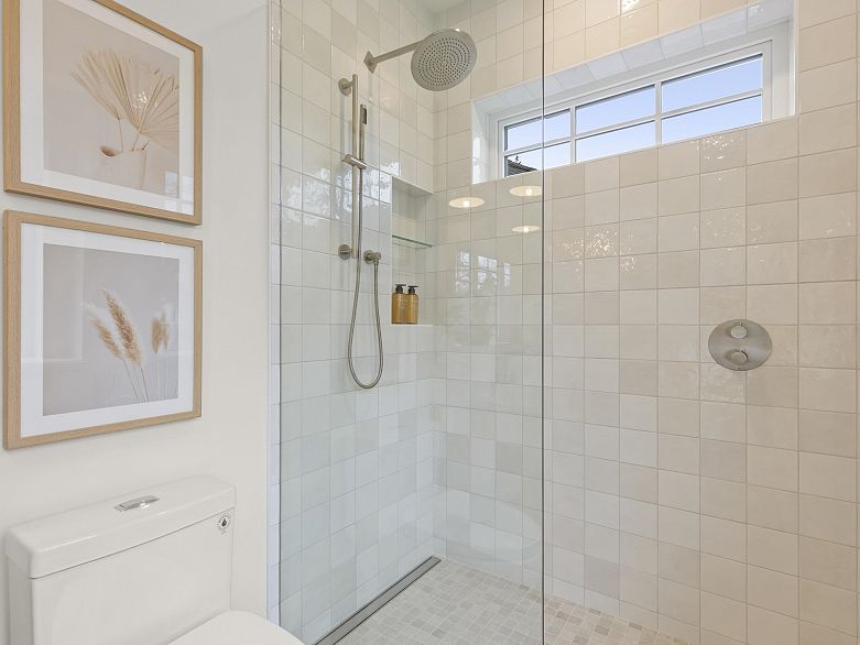 1 3919 W 18th Avenue