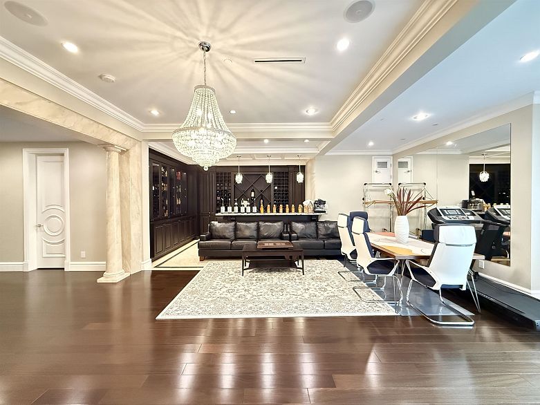 6011 Churchill Street