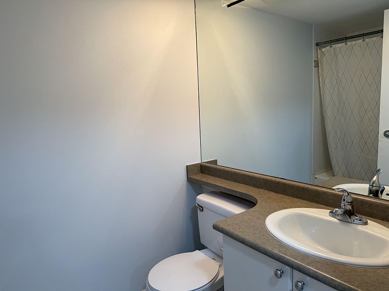 502 928 Richards Street