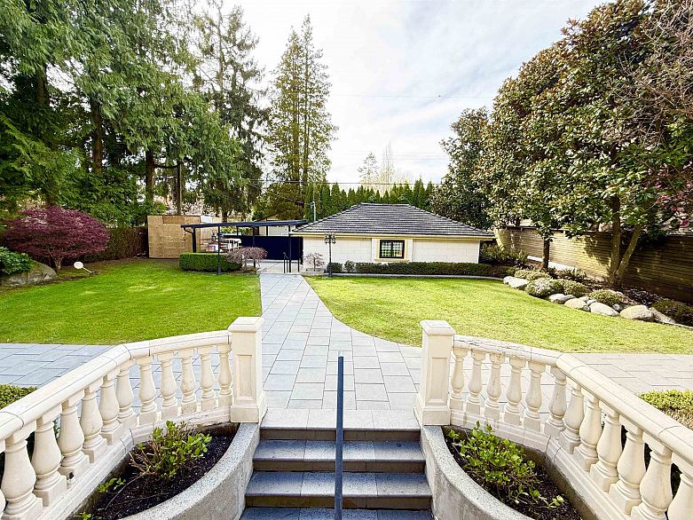 6011 Churchill Street