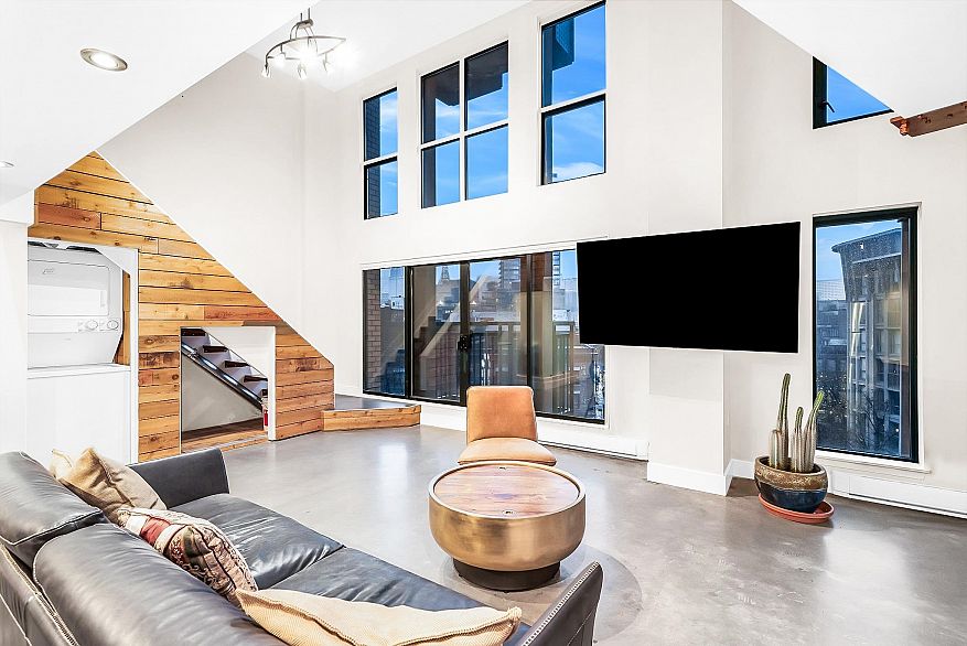 507 22 E Cordova Street