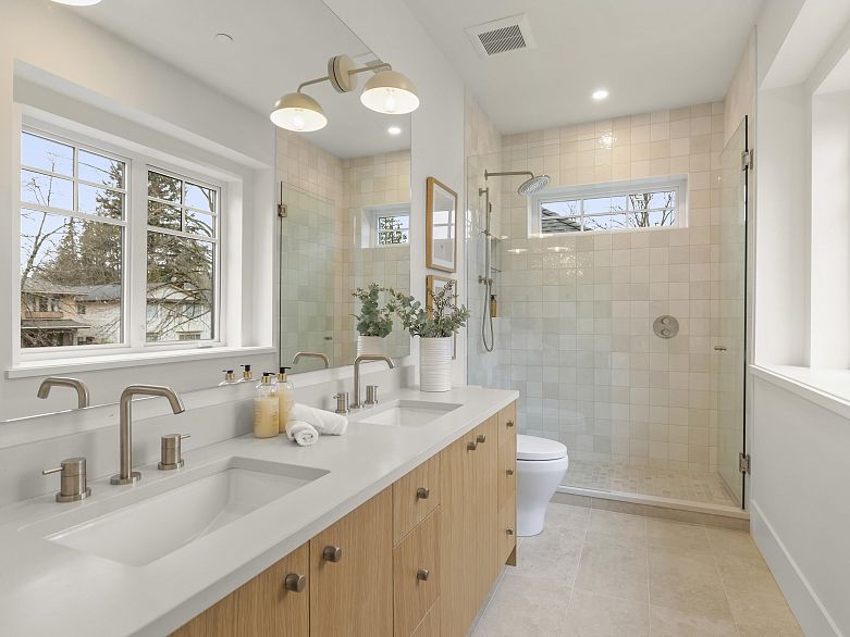 1 3919 W 18th Avenue