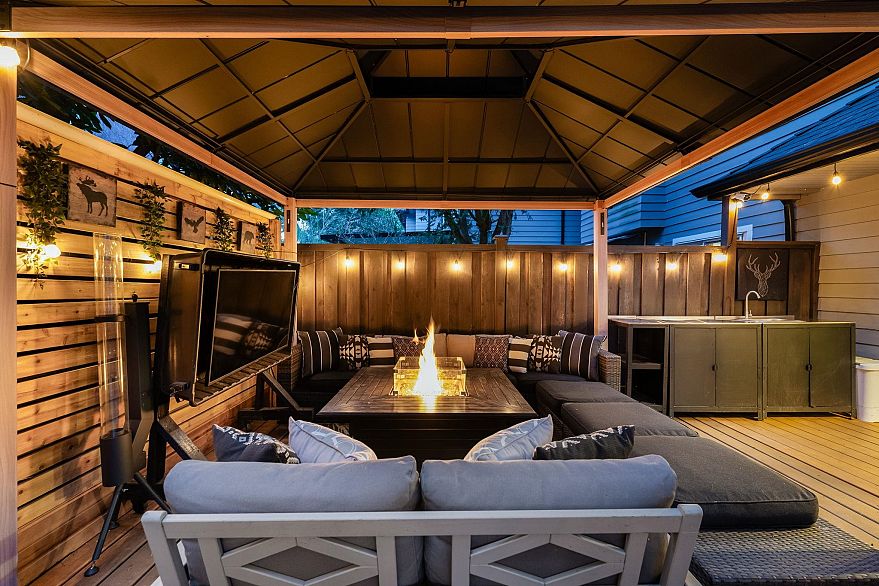 1 1255 E 15th Avenue