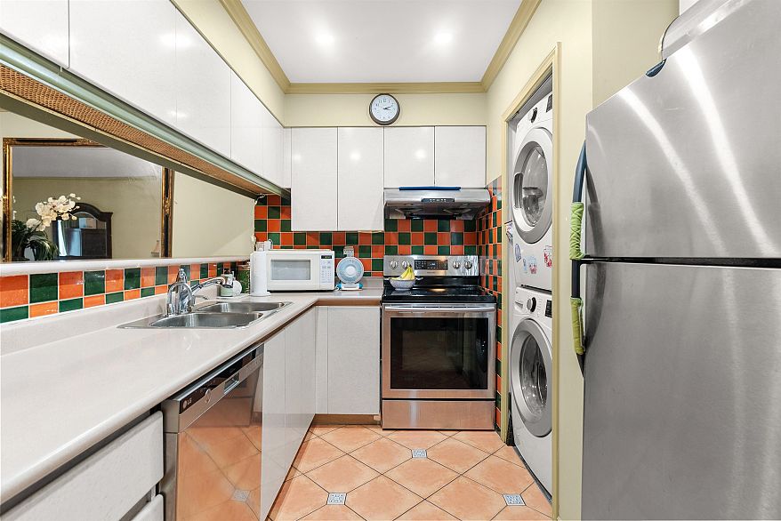 308 1823 E Georgia Street