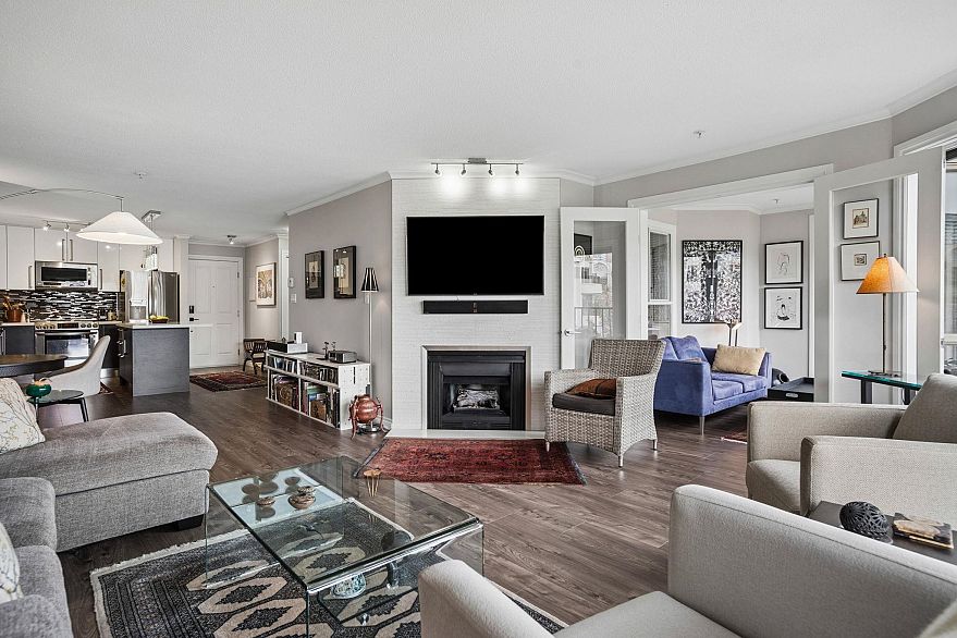 311 1869 Spyglass Place