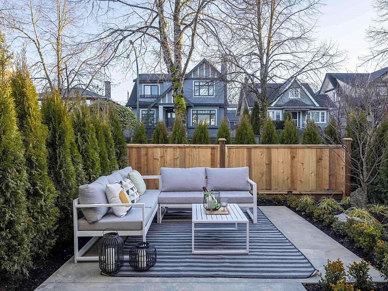 1 3919 W 18th Avenue