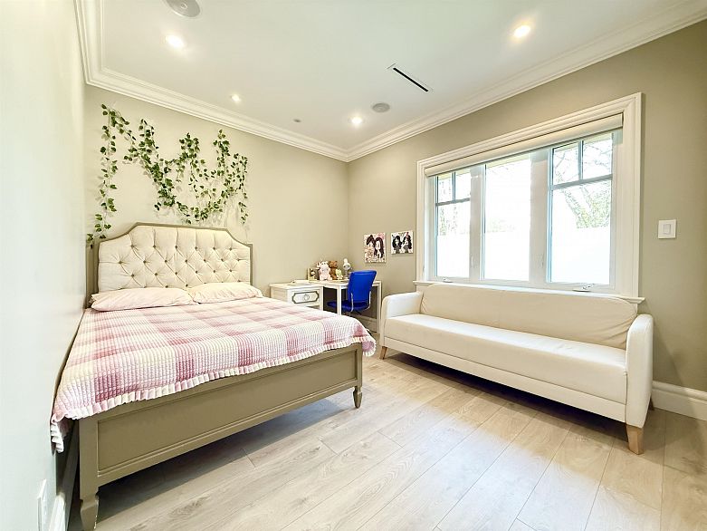 6011 Churchill Street