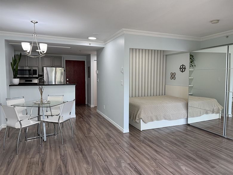 502 928 Richards Street