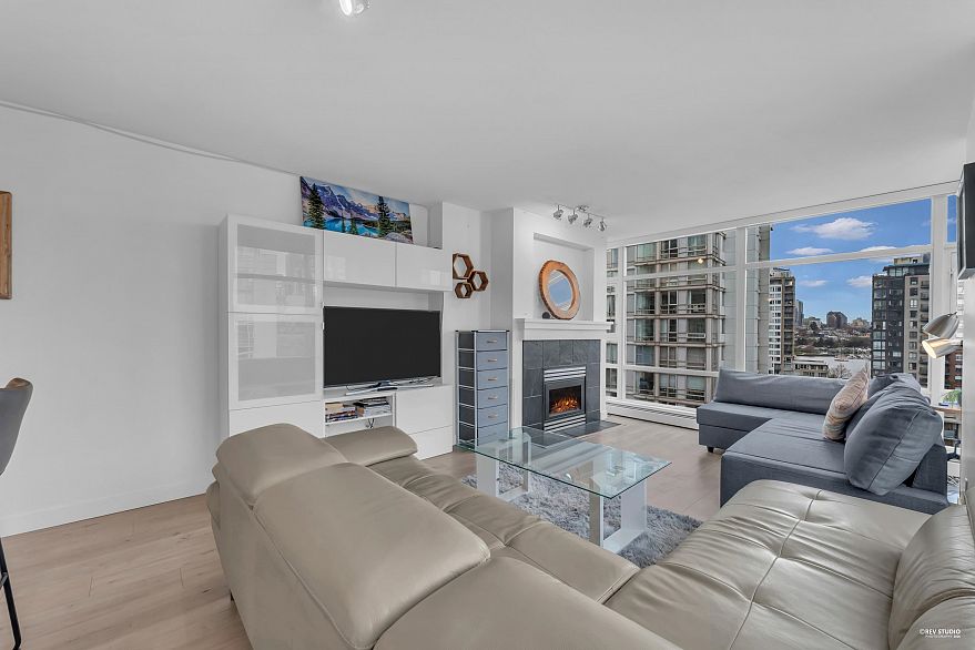 1506 1199 Marinaside Crescent