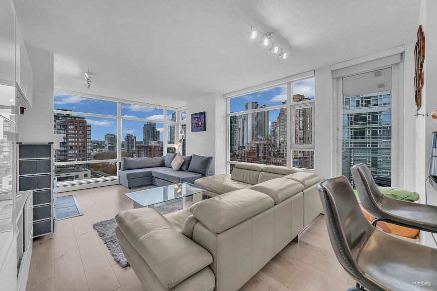 1506 1199 Marinaside Crescent