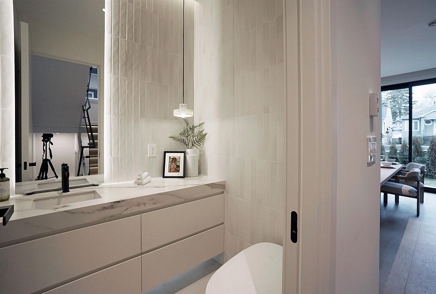 1 4634 W 15th Avenue