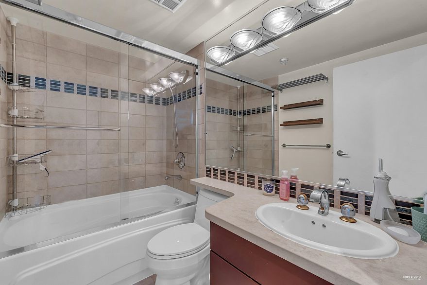 1506 1199 Marinaside Crescent