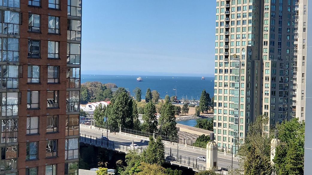 1105 1383 Howe Street