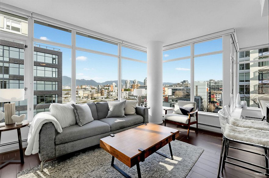 909 1708 Columbia Street