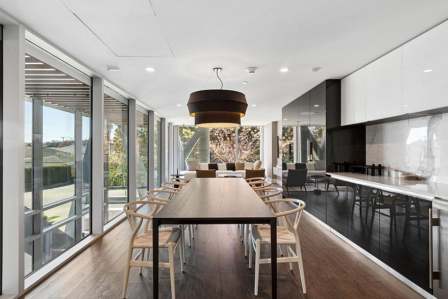 203 7428 Alberta Street