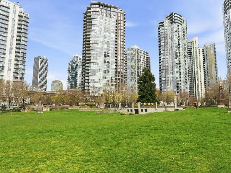 3106 1495 Richards Street