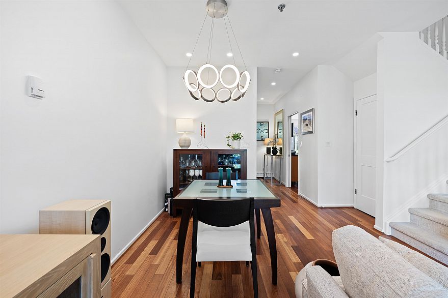 12 5880 Hampton Place