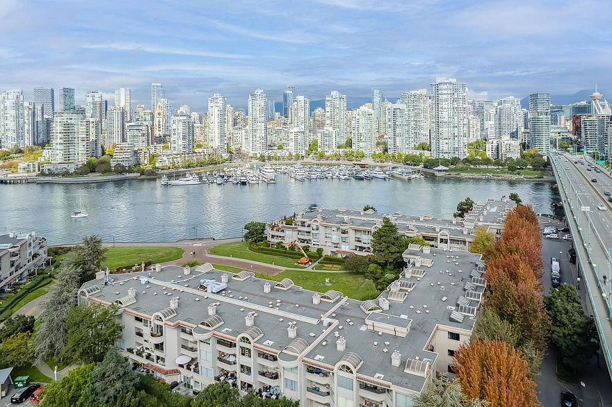 311 1869 Spyglass Place