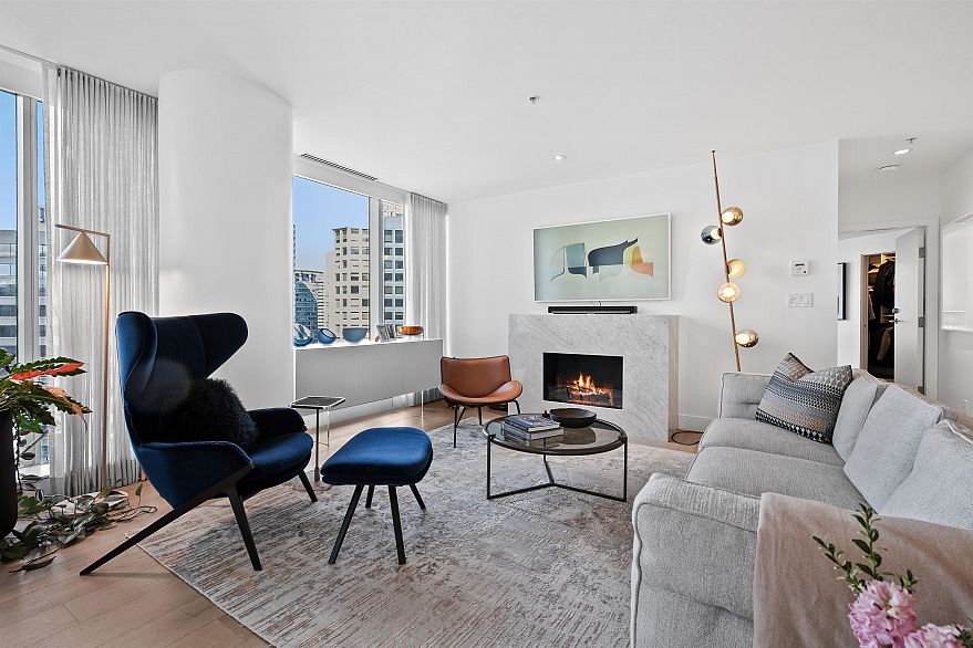 1701 1111 Alberni Street
