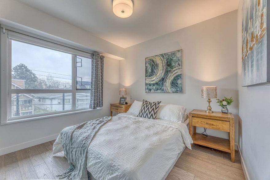 324 7828 Granville Street