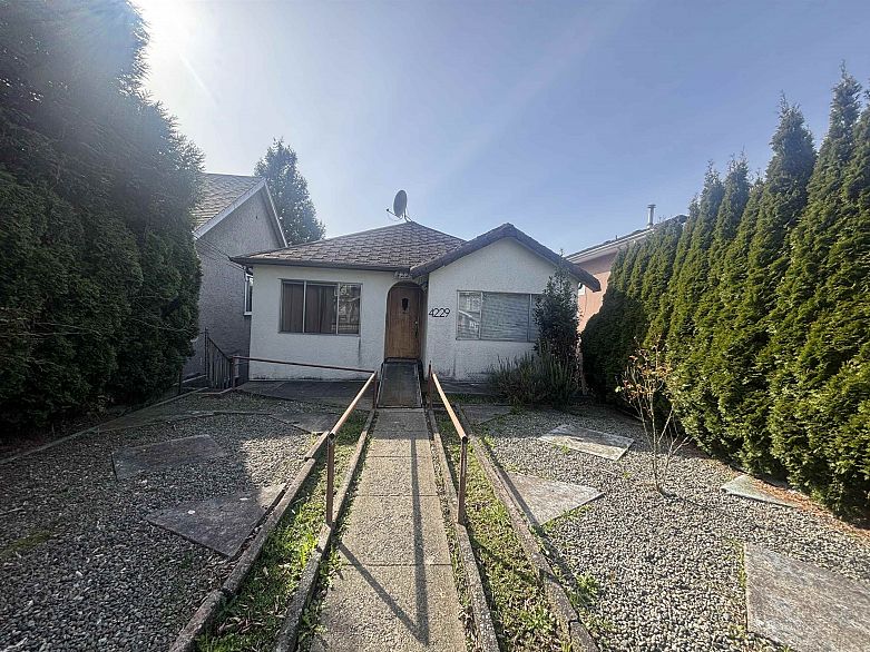 4229 Victoria Drive