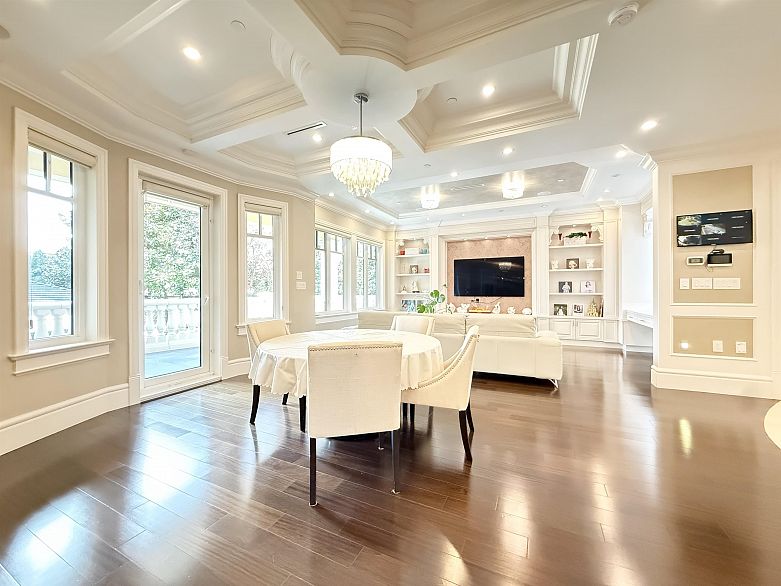 6011 Churchill Street