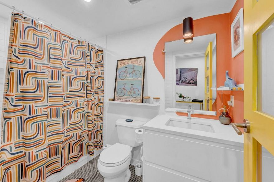 204 2125 York Avenue