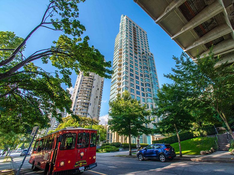 1506 1005 Beach Avenue