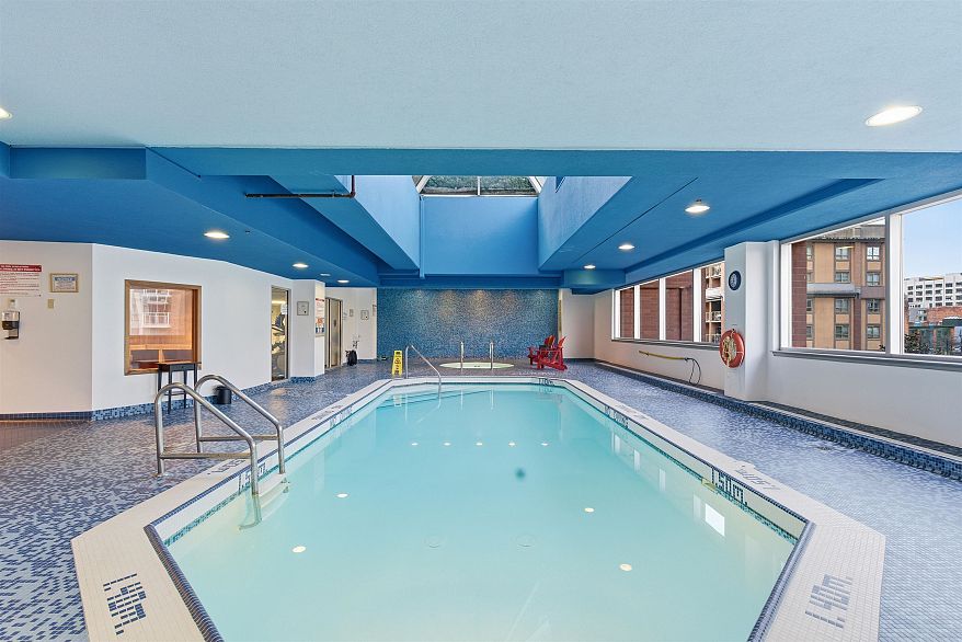 2705 63 Keefer Place