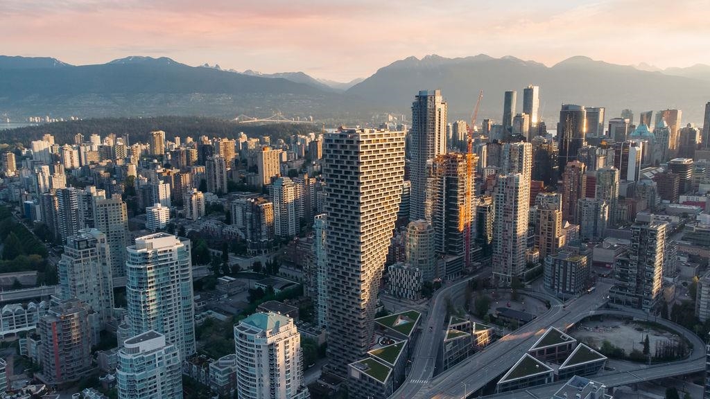 4906 1480 Howe Street